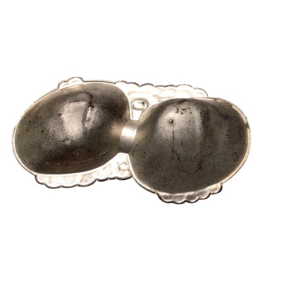 Vintage Embossed Clam Shell Ashtray Occupied Japan Souvenir. - Picture 2 of 5